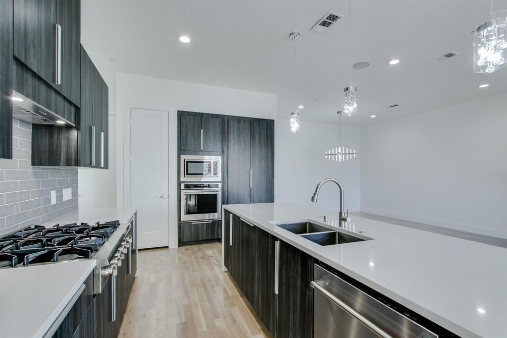 708 W 9th Street, #103, Dallas, TX 75208