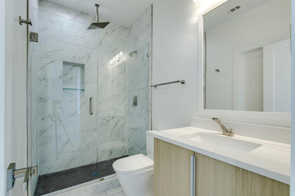 4th Floor Bath
