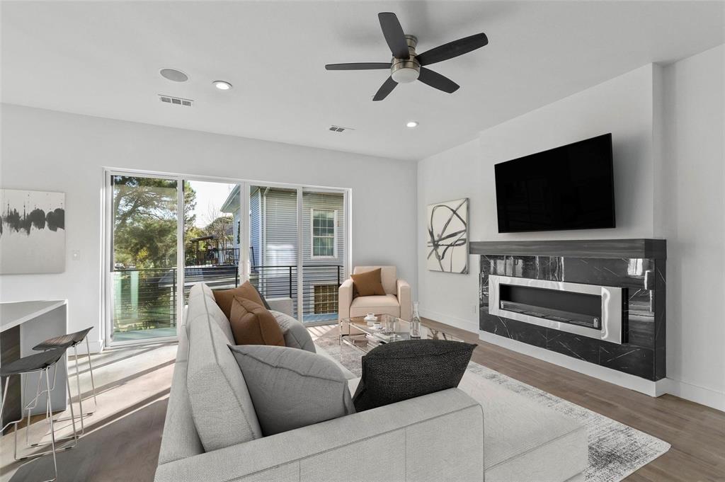 Virtually Staged Living