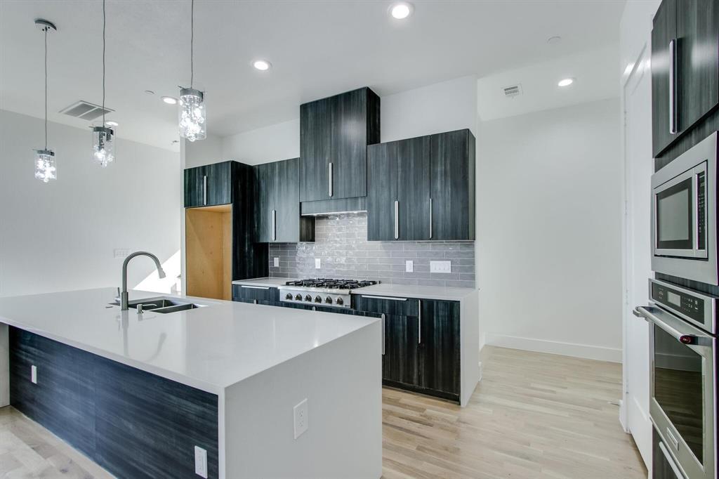 708 W 9th Street, #103, Dallas, TX 75208