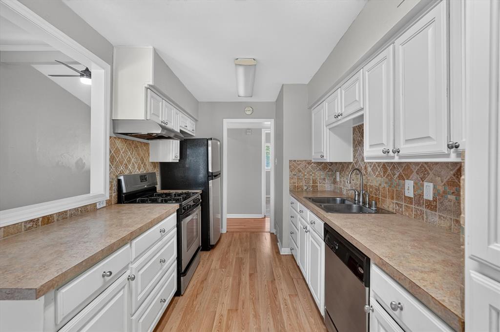 828 Kingswood Avenue, Richardson, TX 75080