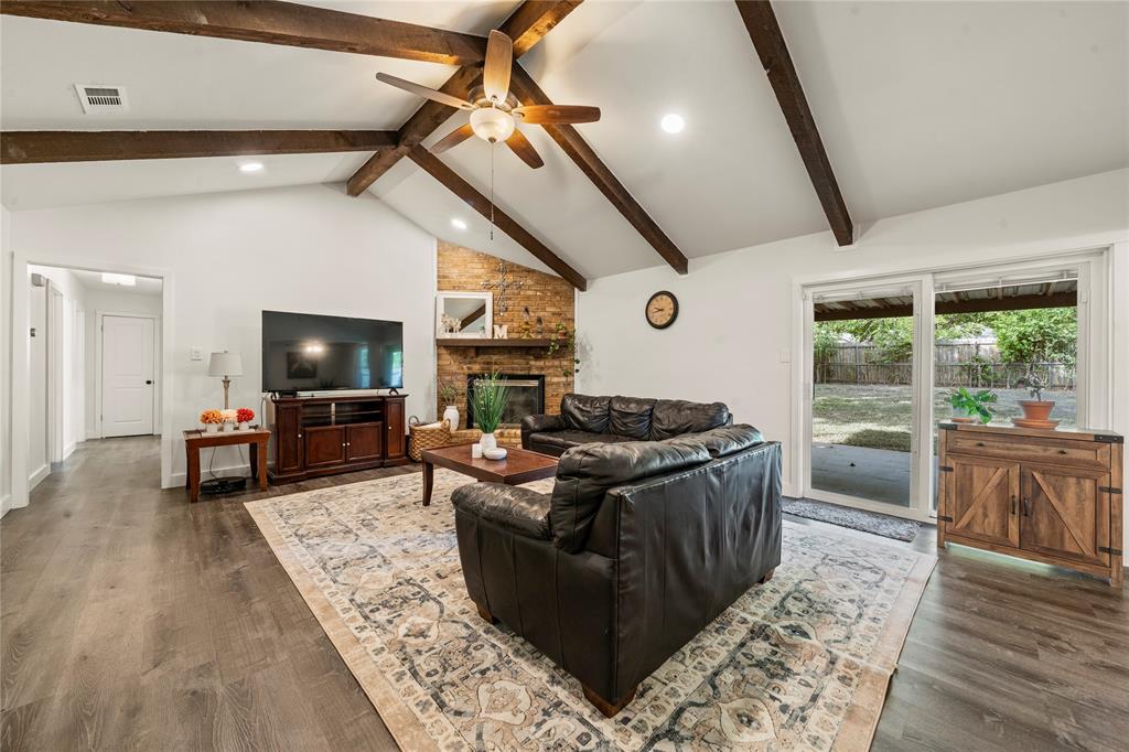 241 Crockett Lane, Hewitt, TX 76643