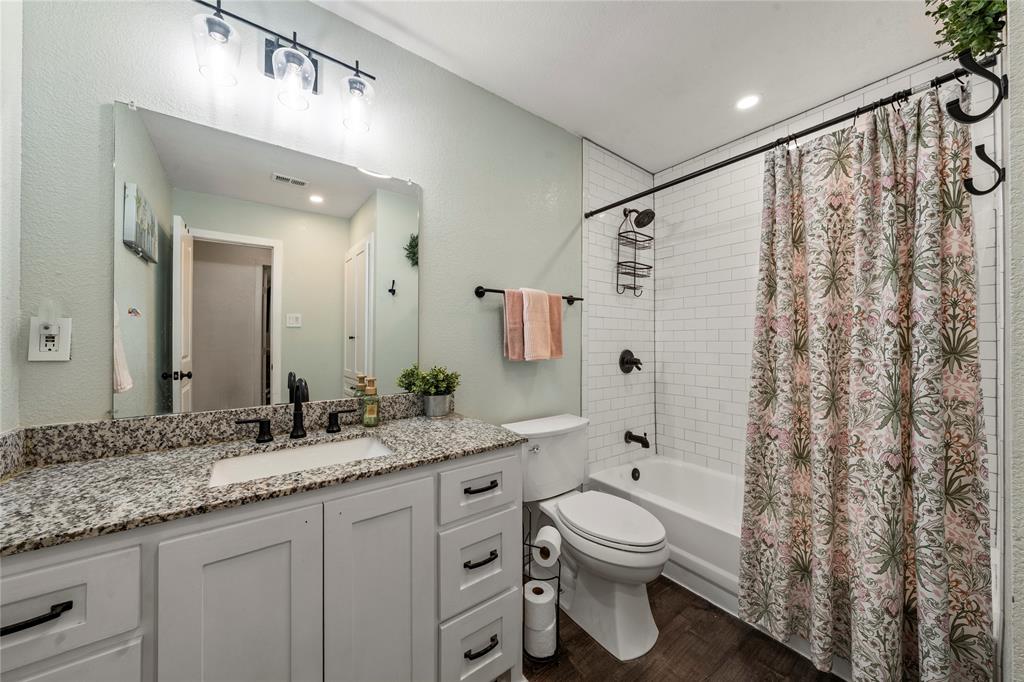 241 Crockett Lane, Hewitt, TX 76643
