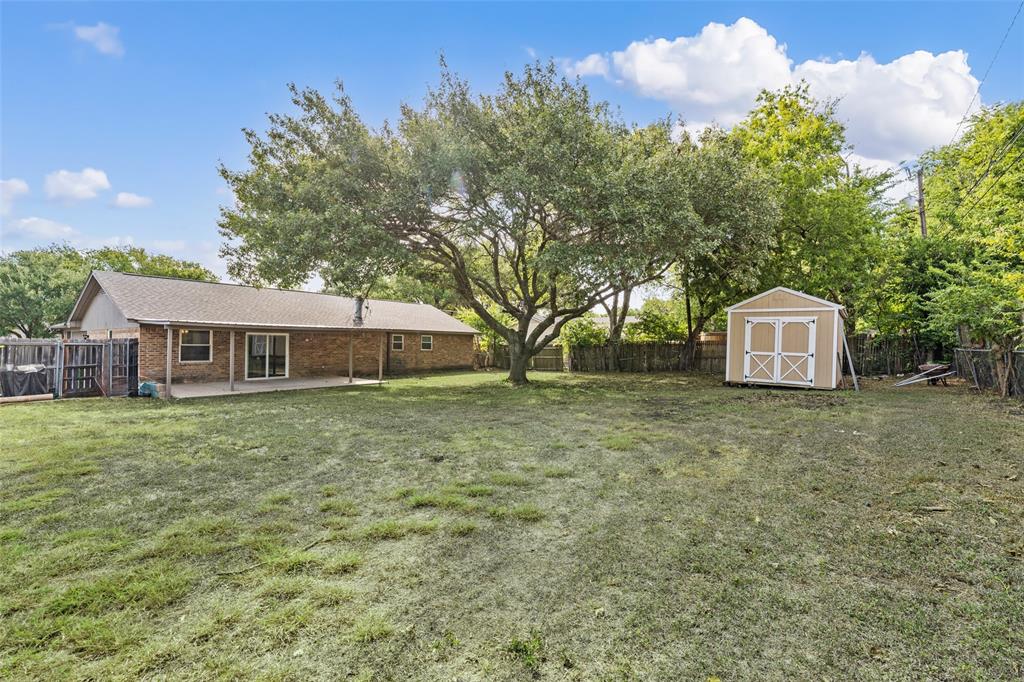 241 Crockett Lane, Hewitt, TX 76643