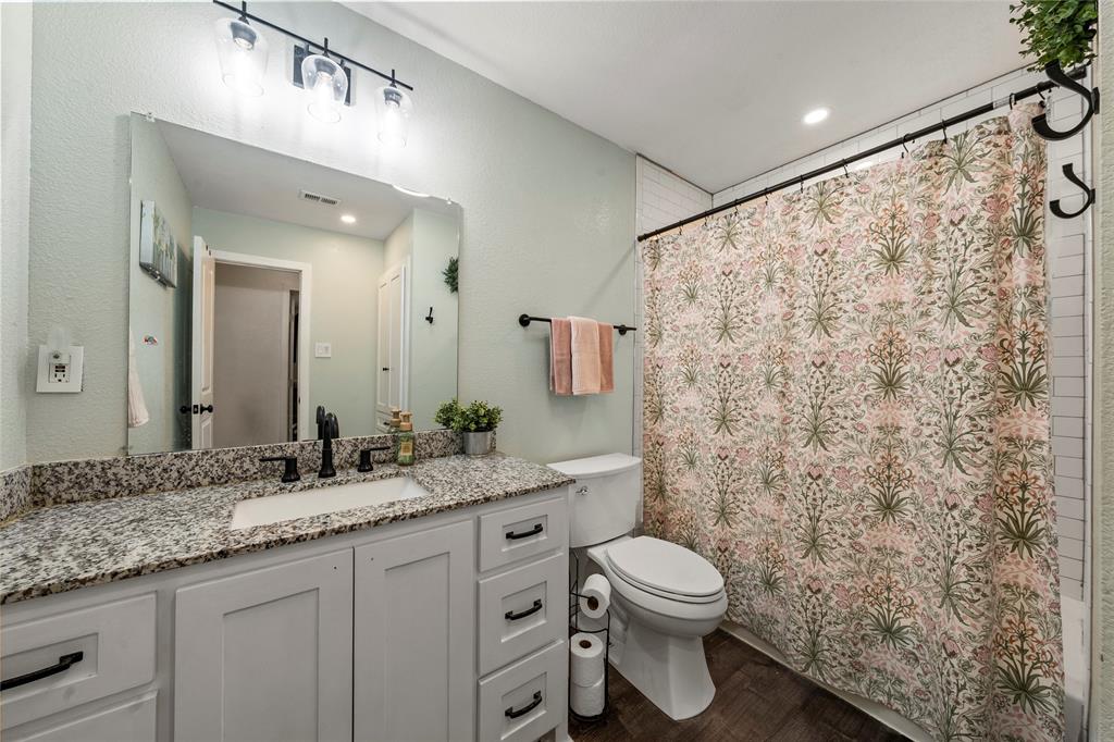 241 Crockett Lane, Hewitt, TX 76643