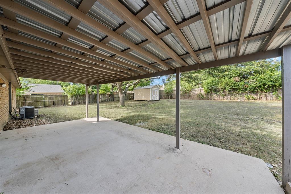 241 Crockett Lane, Hewitt, TX 76643