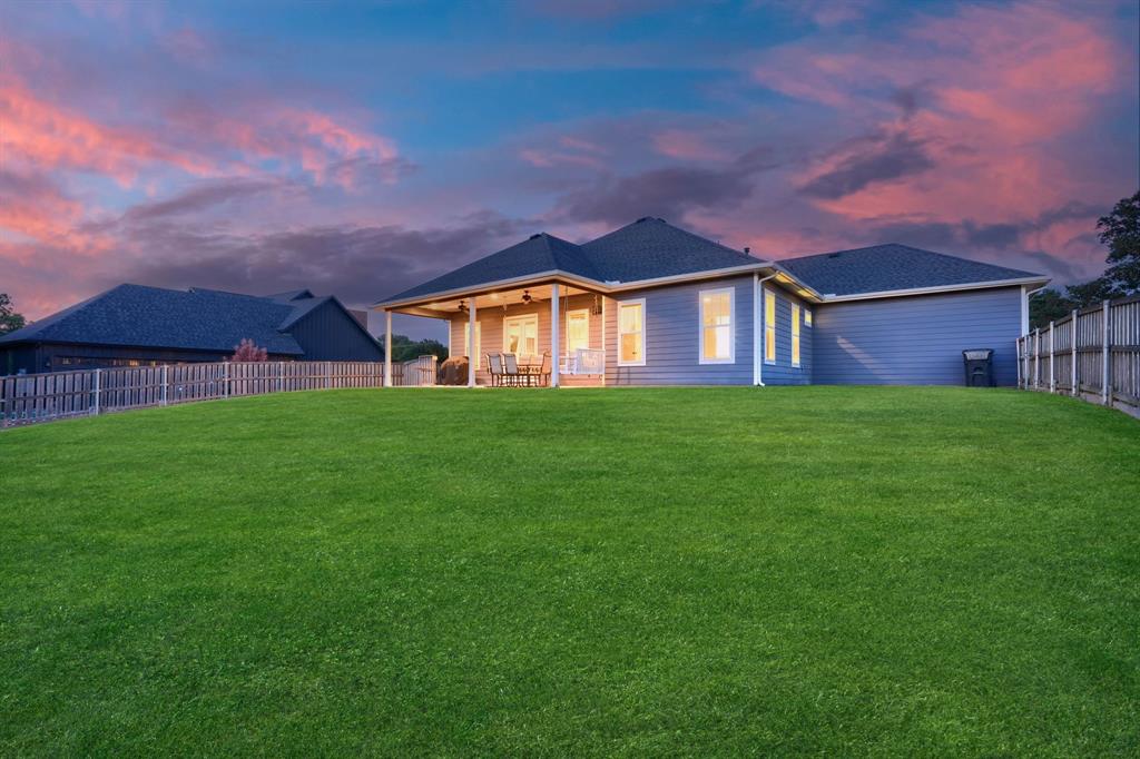 1318 Oak Trail, Quinlan, TX 75474
