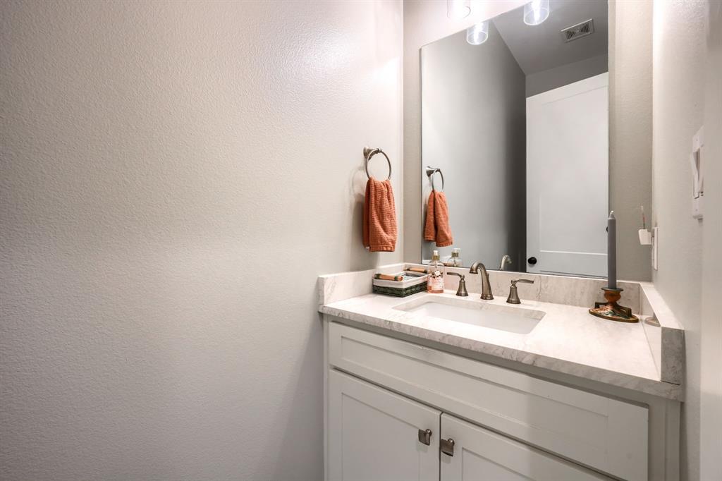 1318 Oak Trail, Quinlan, TX 75474