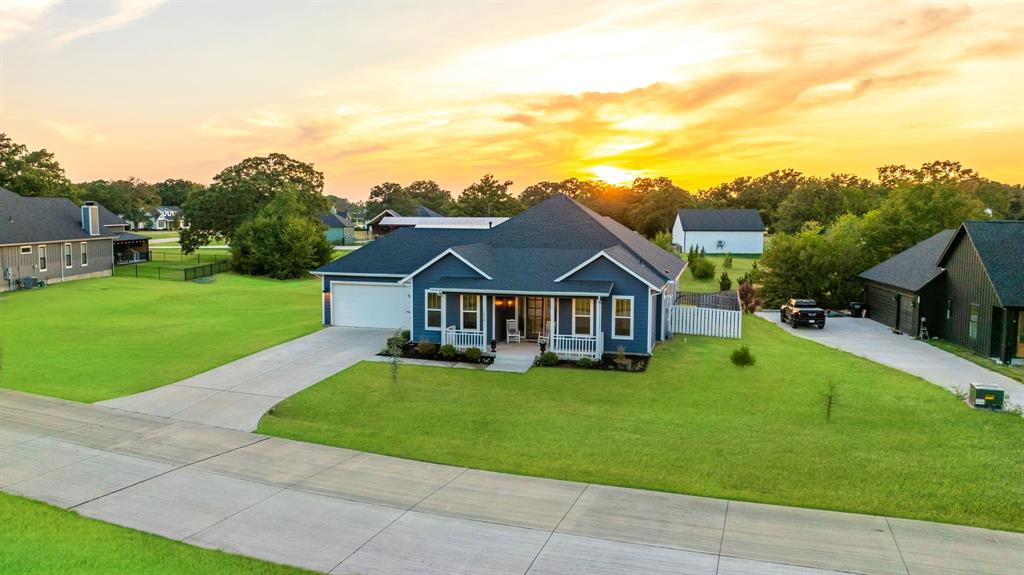 1318 Oak Trail, Quinlan, TX 75474
