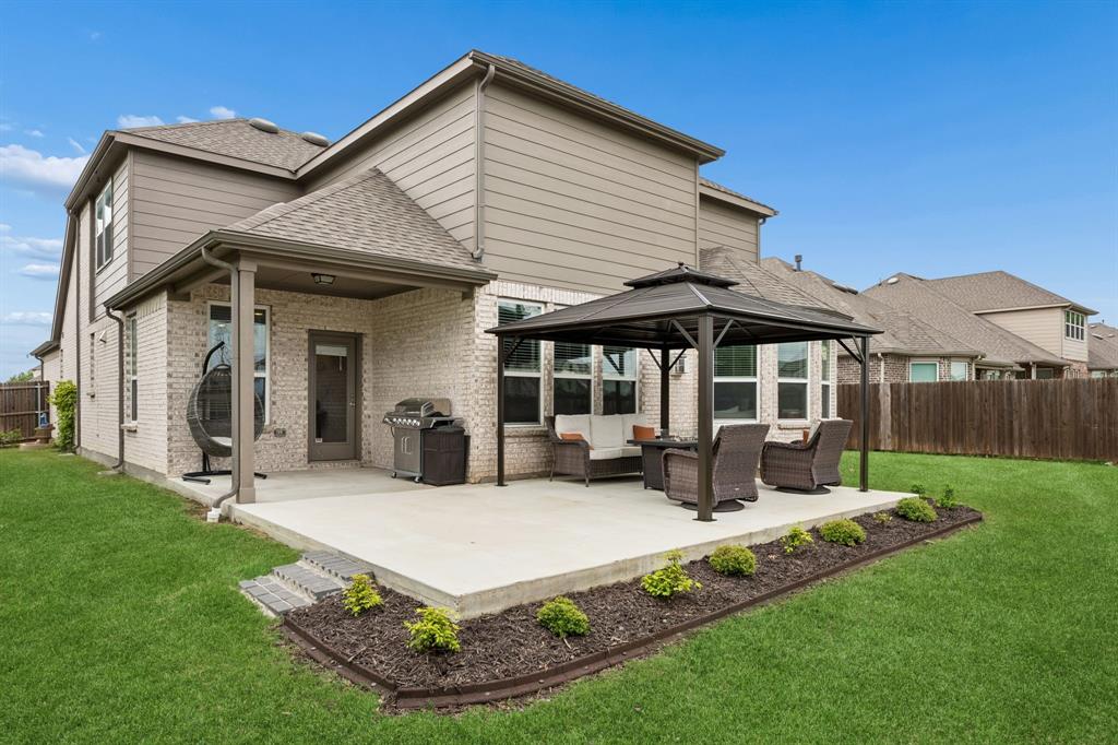 Plenty of covered areas for outdoor entertainment