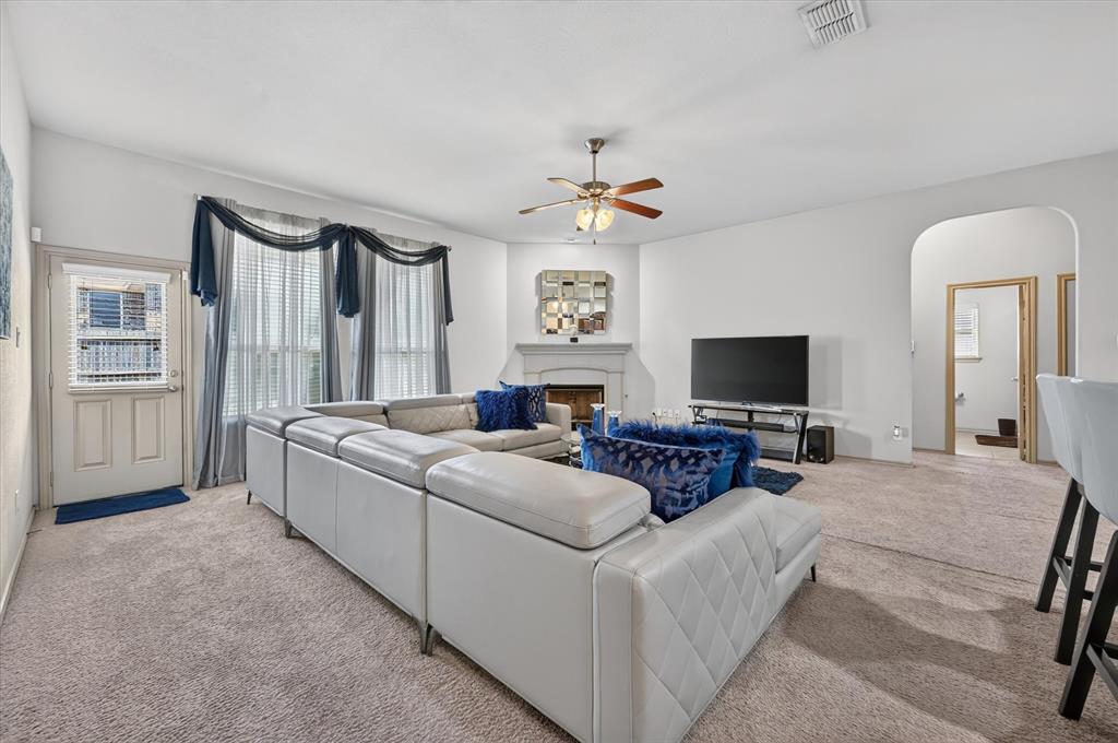 1107 Fairhaven Drive, Glenn Heights, TX 75154