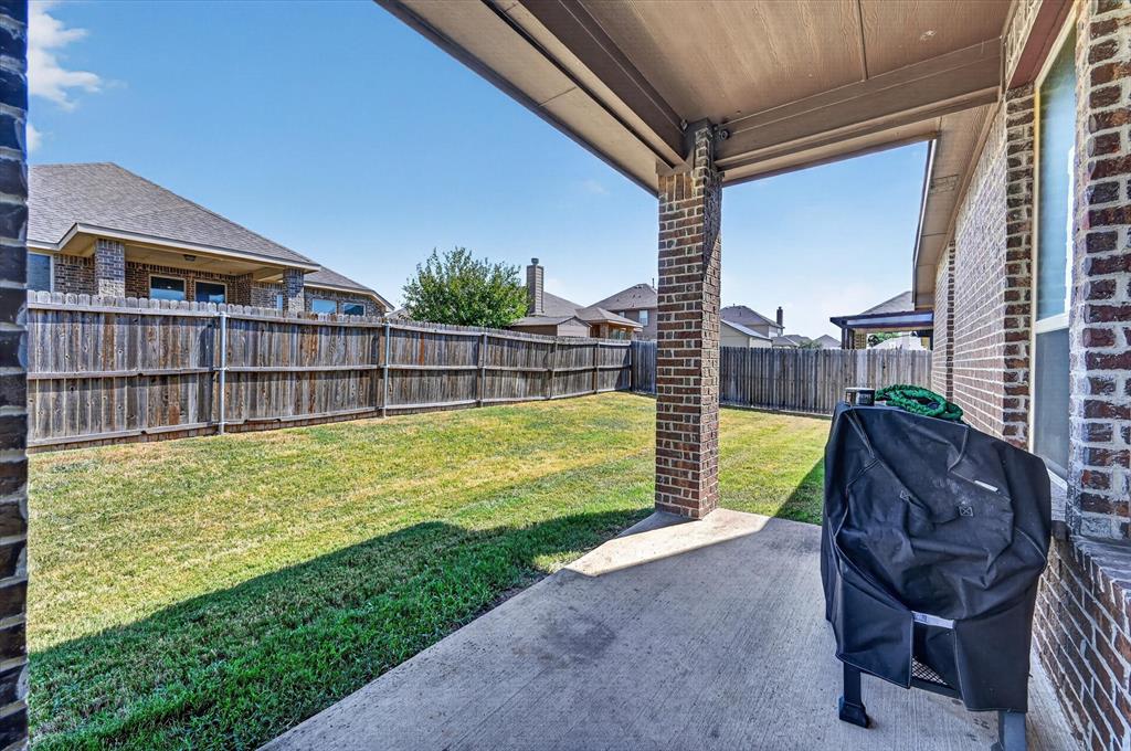 1107 Fairhaven Drive, Glenn Heights, TX 75154