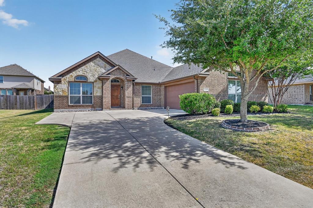 1107 Fairhaven Drive, Glenn Heights, TX 75154 1107 Fairhaven Drive, Glenn Heights, TX 75154