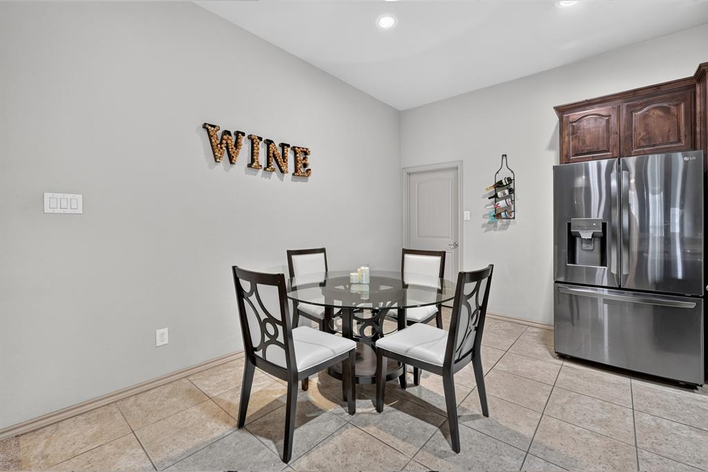 1107 Fairhaven Drive, Glenn Heights, TX 75154