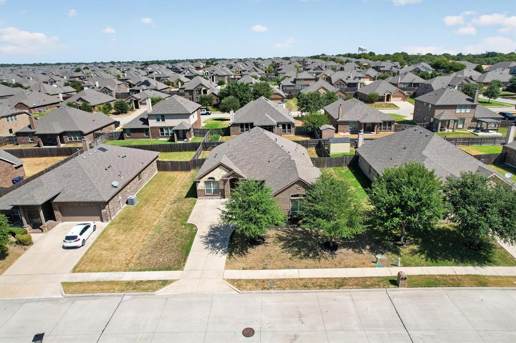 1107 Fairhaven Drive, Glenn Heights, TX 75154