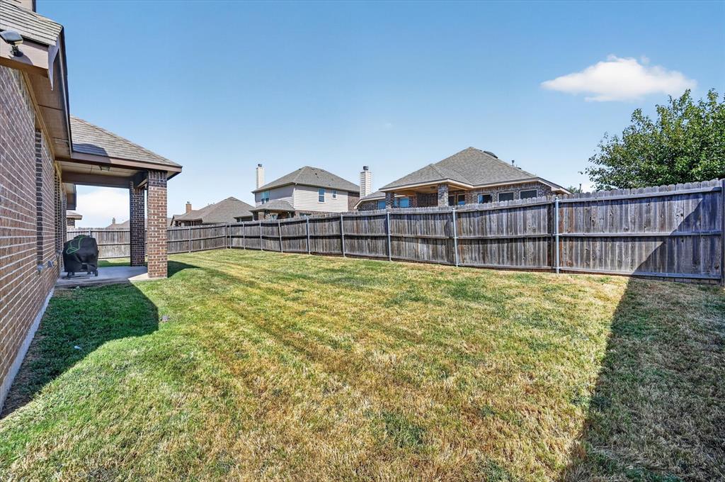 1107 Fairhaven Drive, Glenn Heights, TX 75154