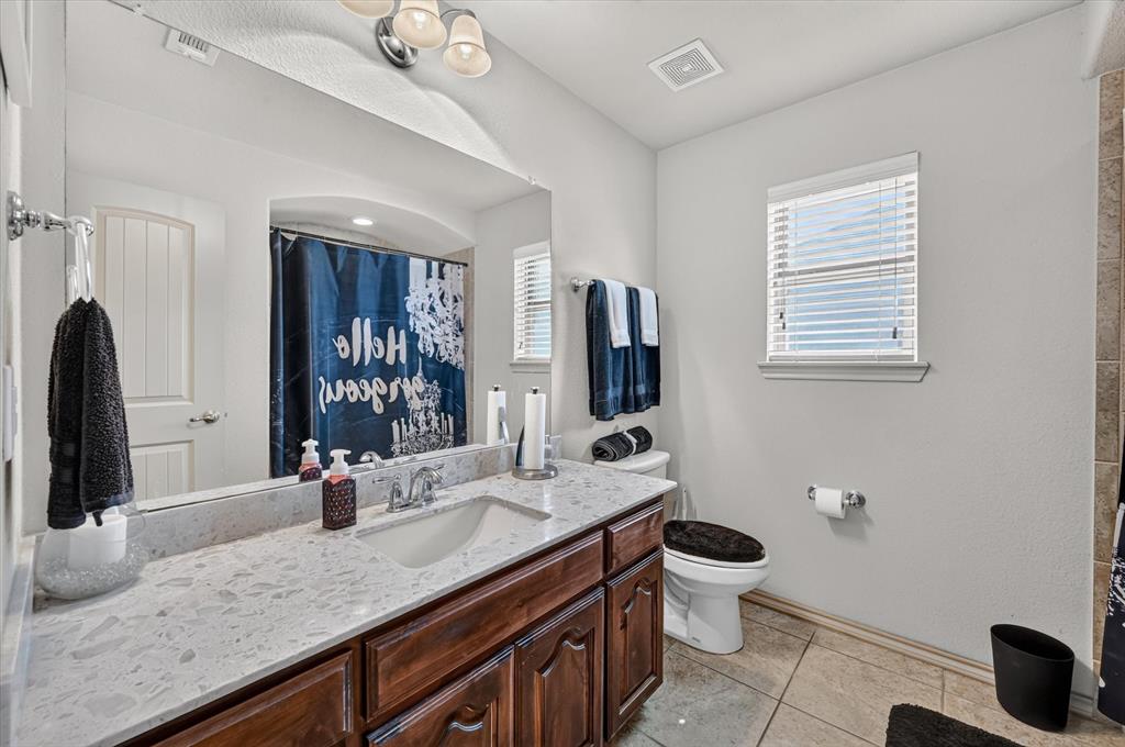 1107 Fairhaven Drive, Glenn Heights, TX 75154