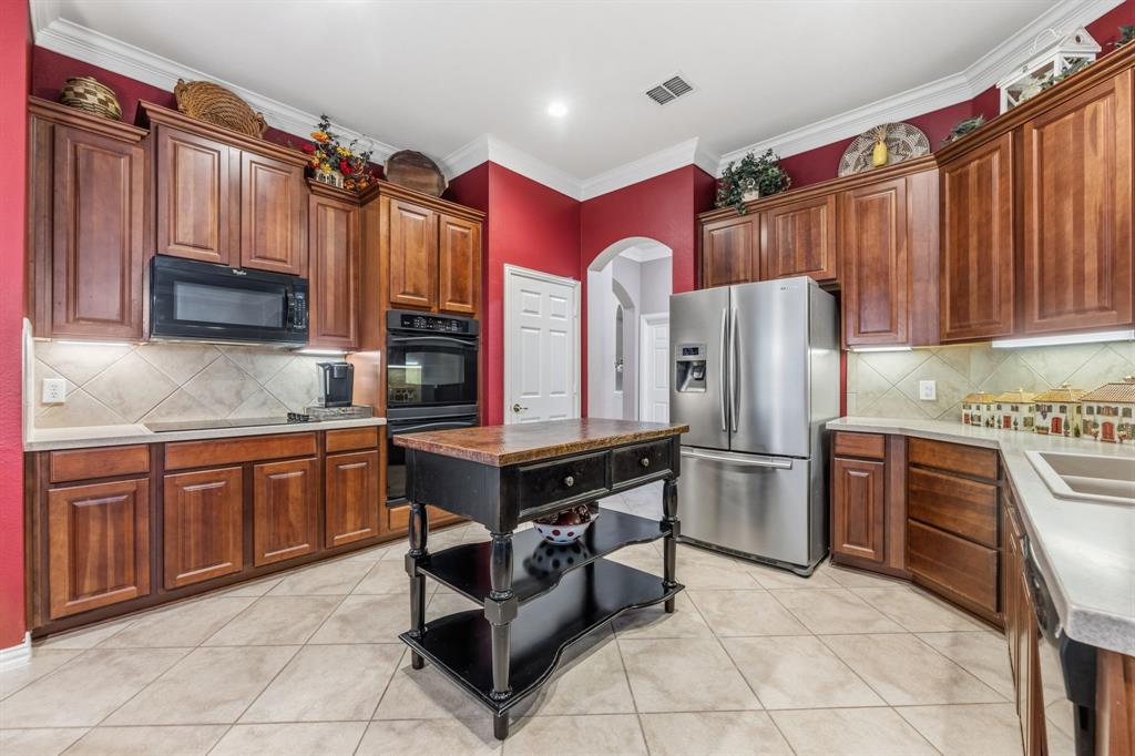 919 Quarry Oaks Drive, Fairview, TX 75069