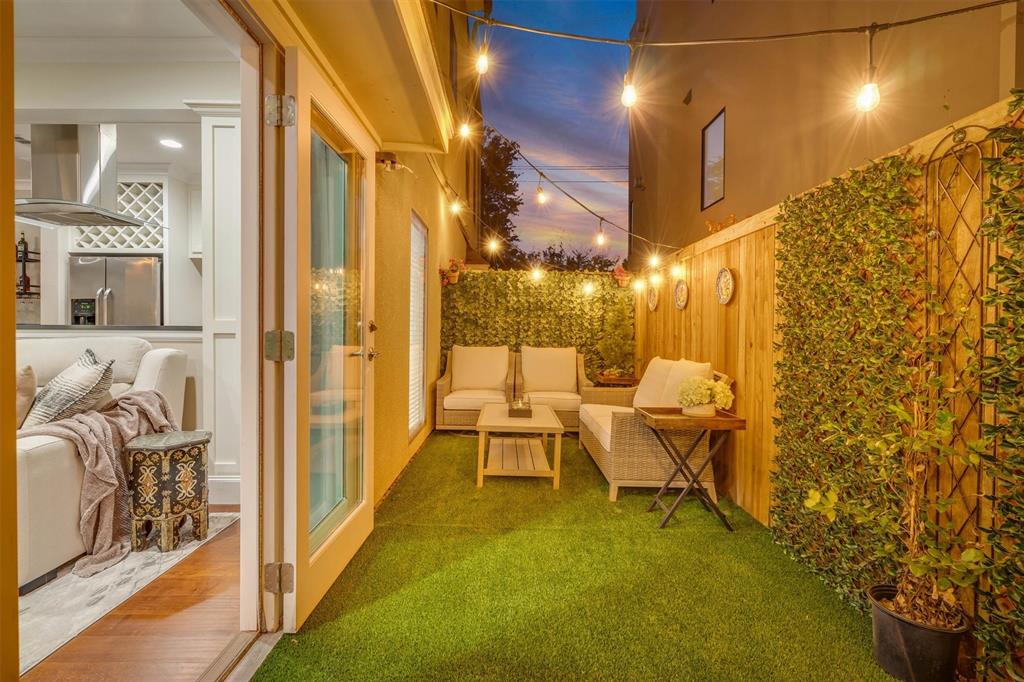 Downstair Patio with lovely sunset views!