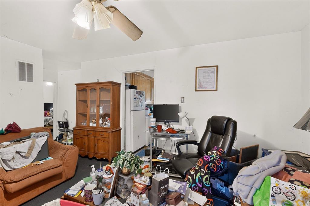 2225 Mayfair Street, Ennis, TX 75119