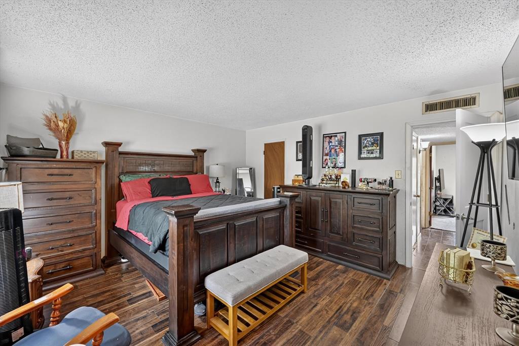 7131 Nutmeg Lane, Dallas, TX 75249