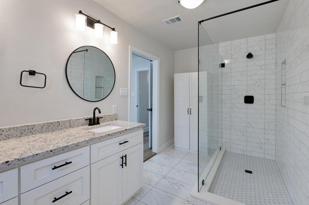 2744 Catherine Street, Dallas, TX 75211