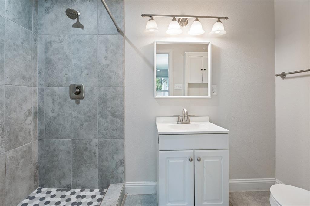 2744 Catherine Street, Dallas, TX 75211