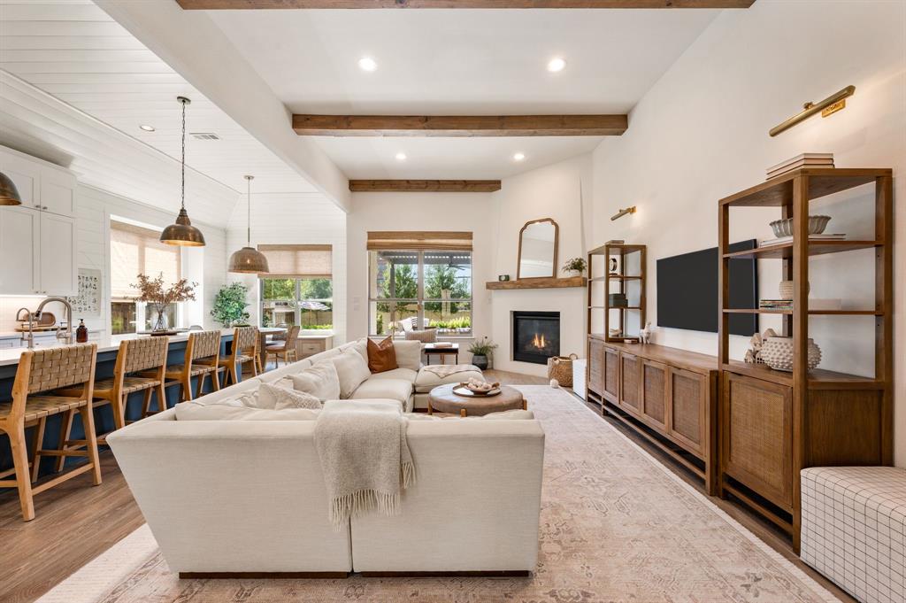 8226 Vitex Avenue, Dallas, TX 75252
