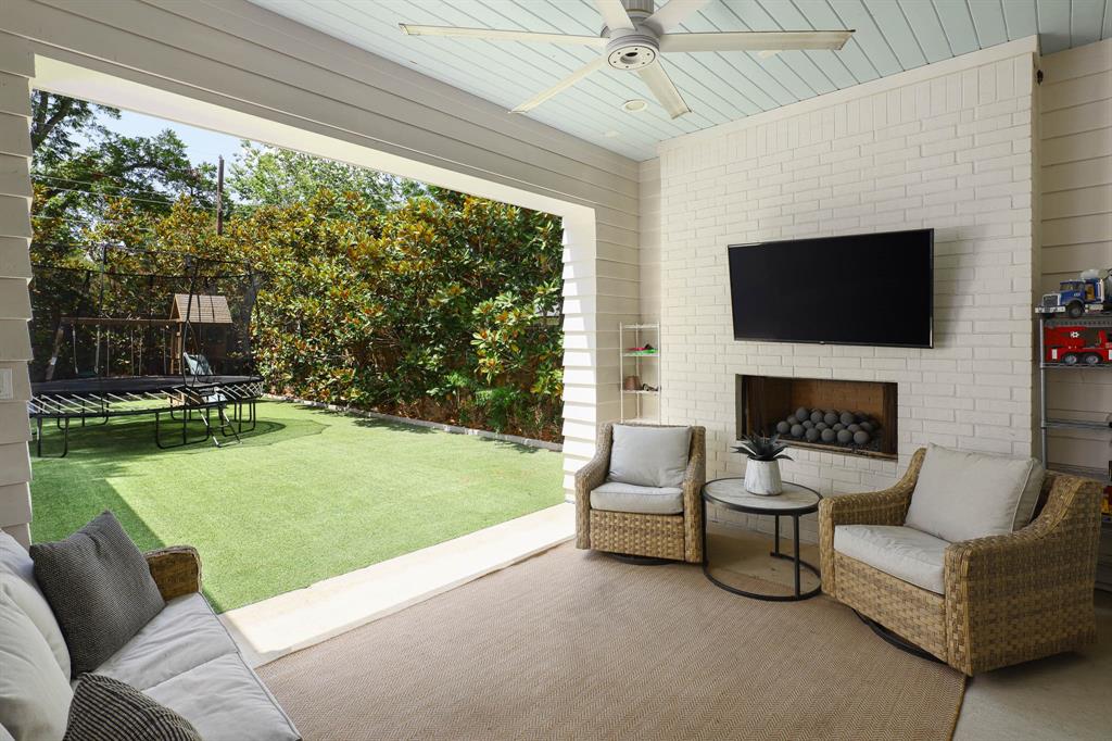 7407 Morton Street, Dallas, TX 75209