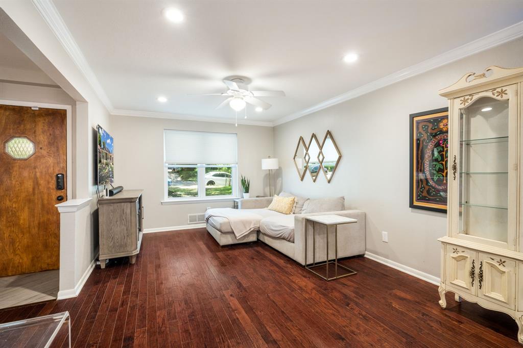 2711 Alco Avenue, Dallas, TX 75211