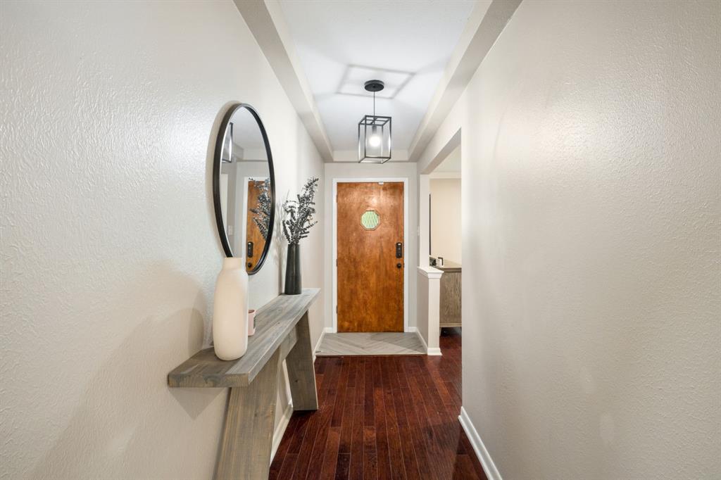 2711 Alco Avenue, Dallas, TX 75211