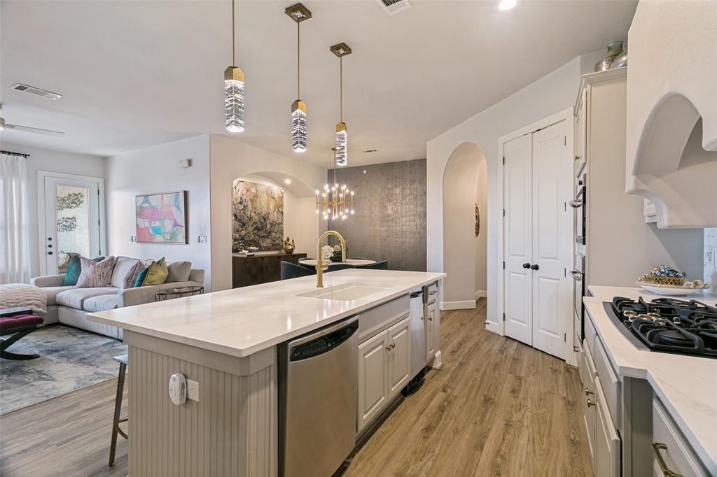 610 Via Ravello, #406, Irving, TX 75039