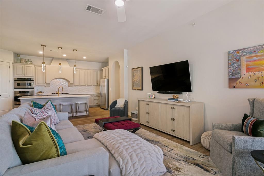 610 Via Ravello, #406, Irving, TX 75039