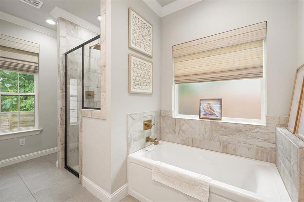 407 W Light Street, Waxahachie, TX 75165