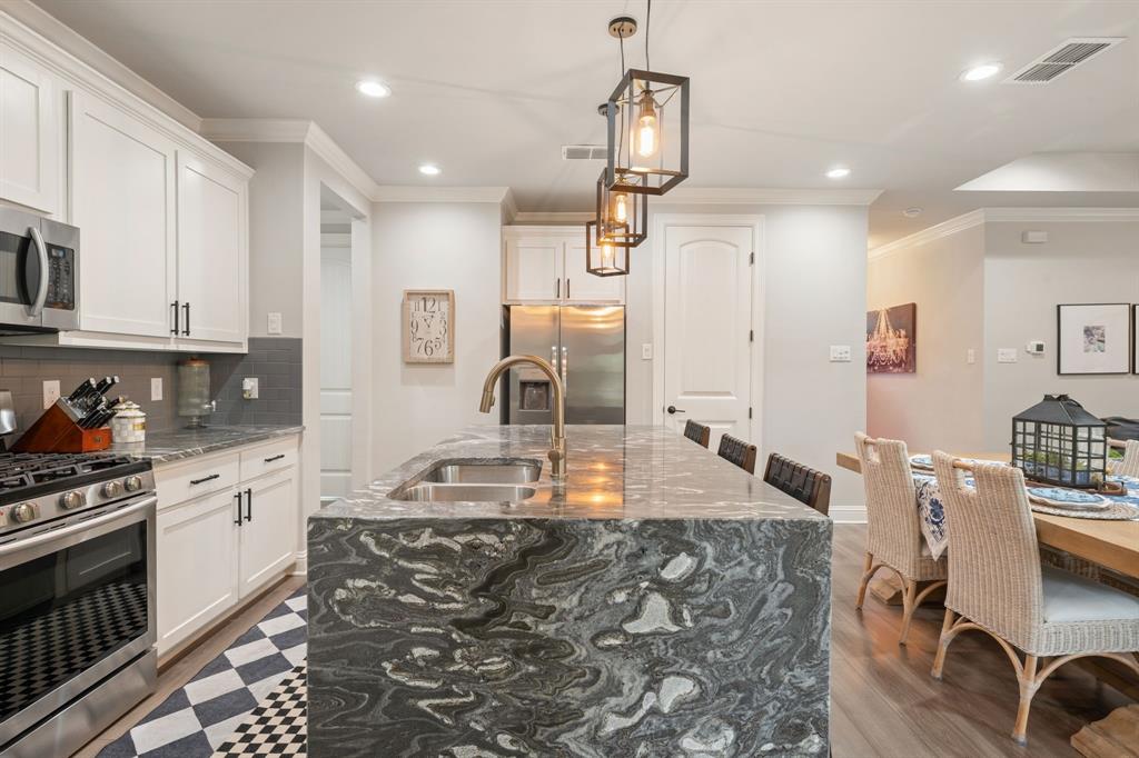 407 W Light Street, Waxahachie, TX 75165