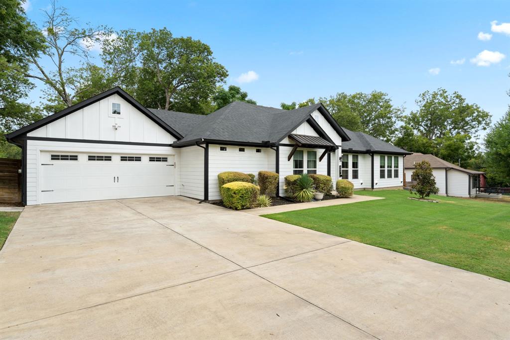 407 W Light Street, Waxahachie, TX 75165