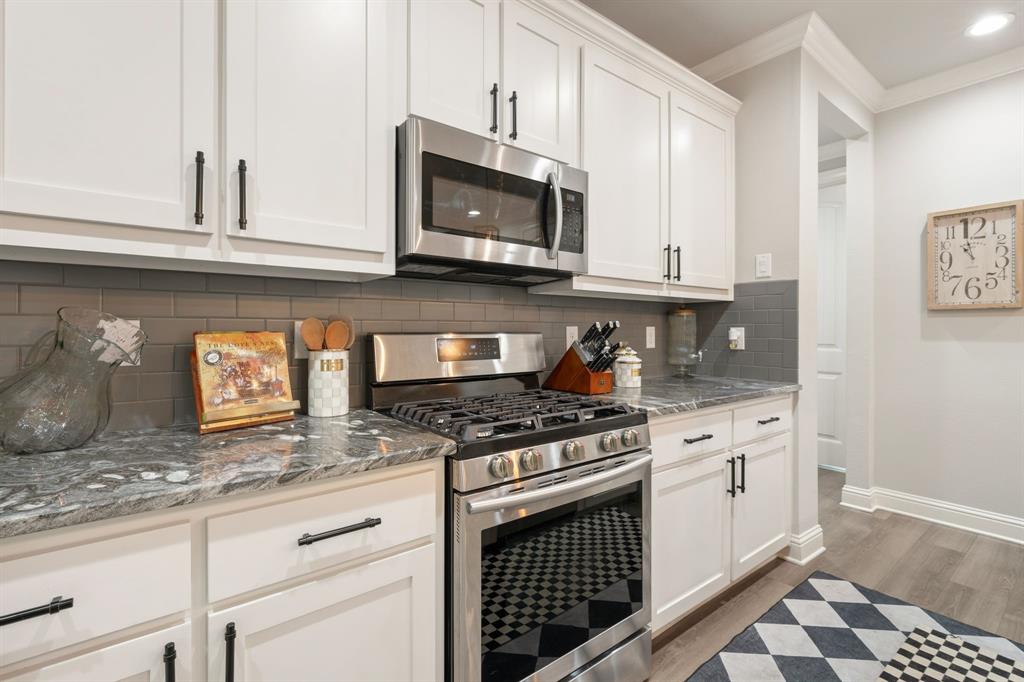 407 W Light Street, Waxahachie, TX 75165