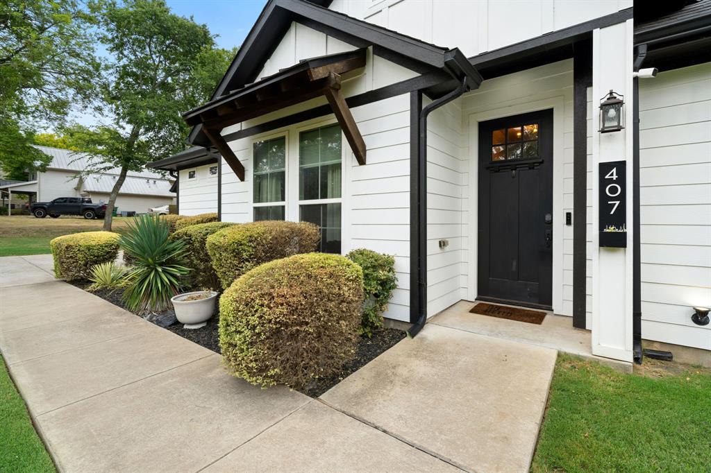 407 W Light Street, Waxahachie, TX 75165