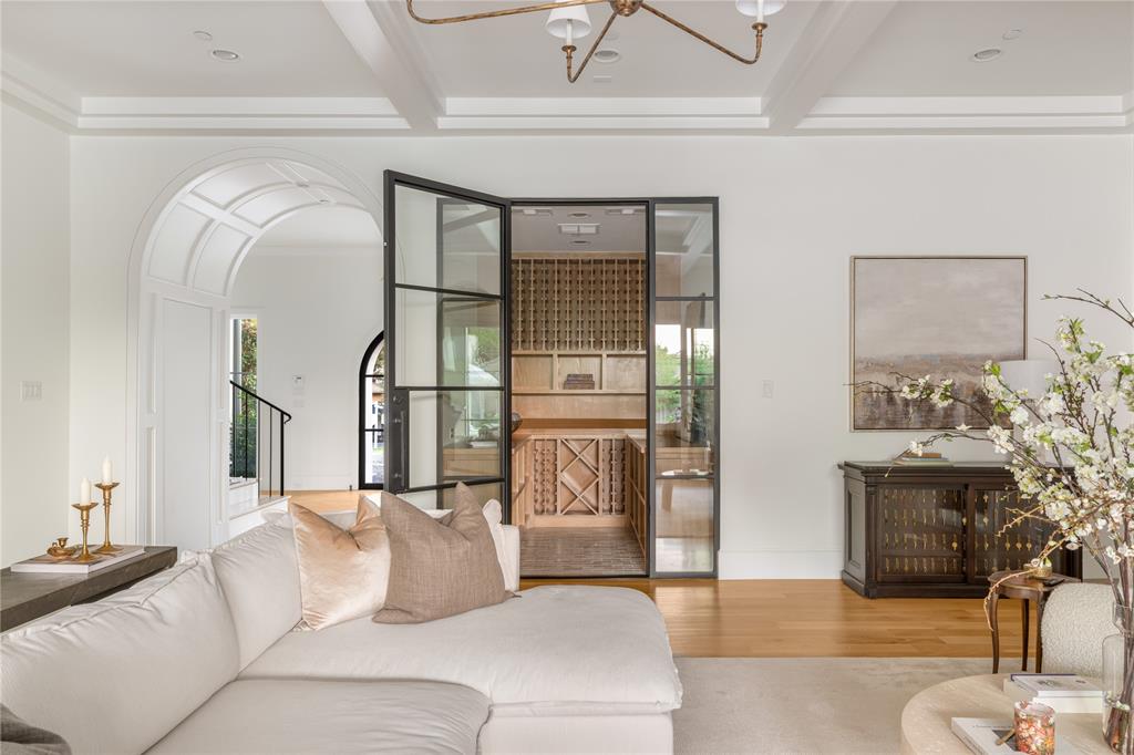 6815 Pemberton Drive, Dallas, TX 75230