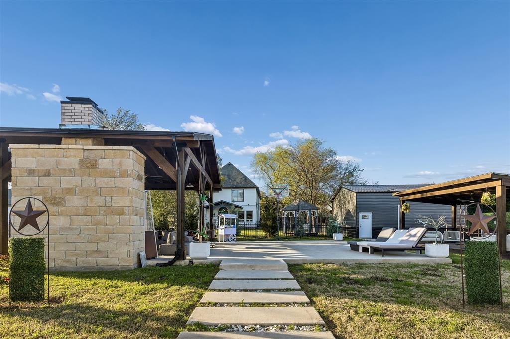 OUTDOOR PAVILION FOR COOKOUT OR PICNIC