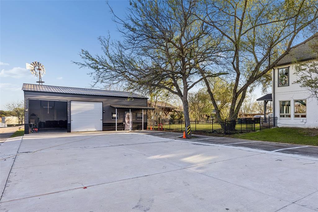 INSULATED GARAGE