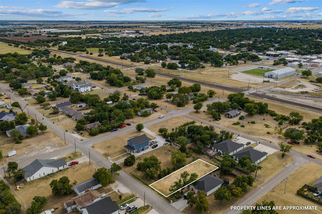 205 Garfield Street, McGregor, TX 76657