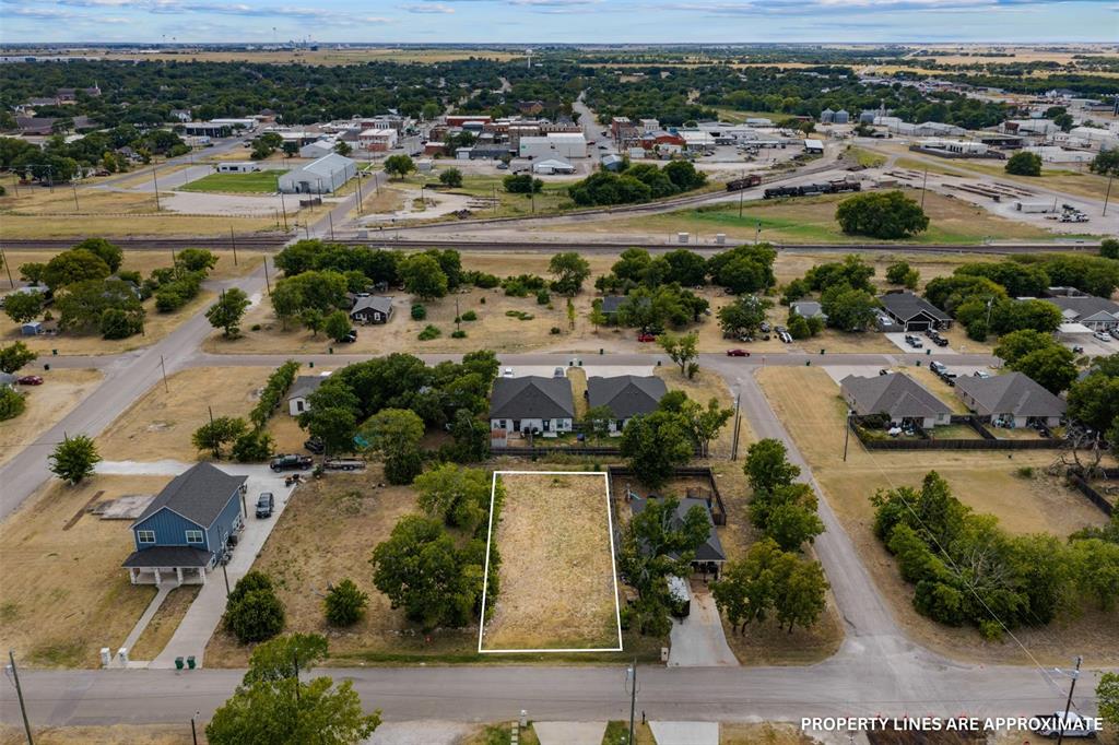 205 Garfield Street, McGregor, TX 76657