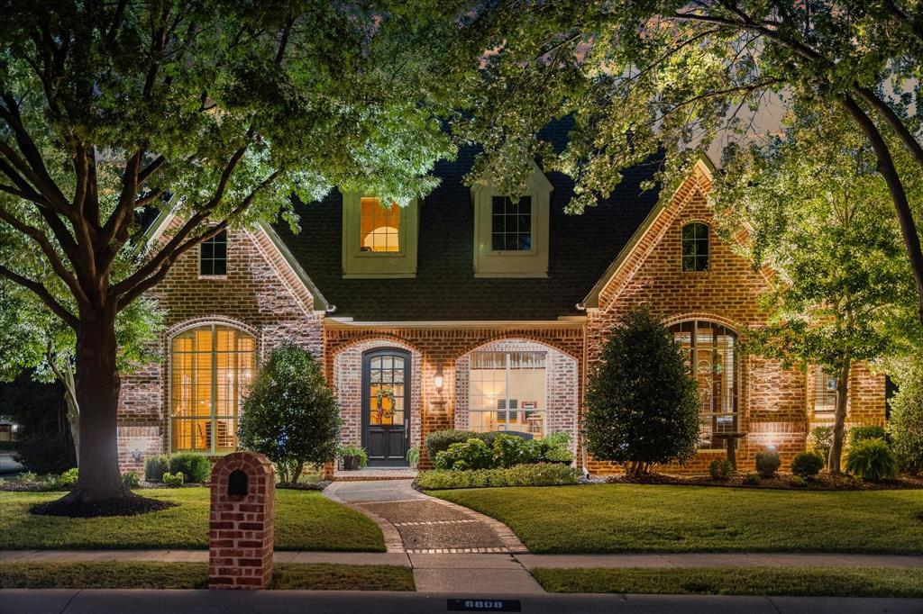 Charming curb appeal on corner lot!