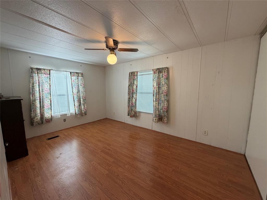 804 Preston Road, Red Oak, TX 75154