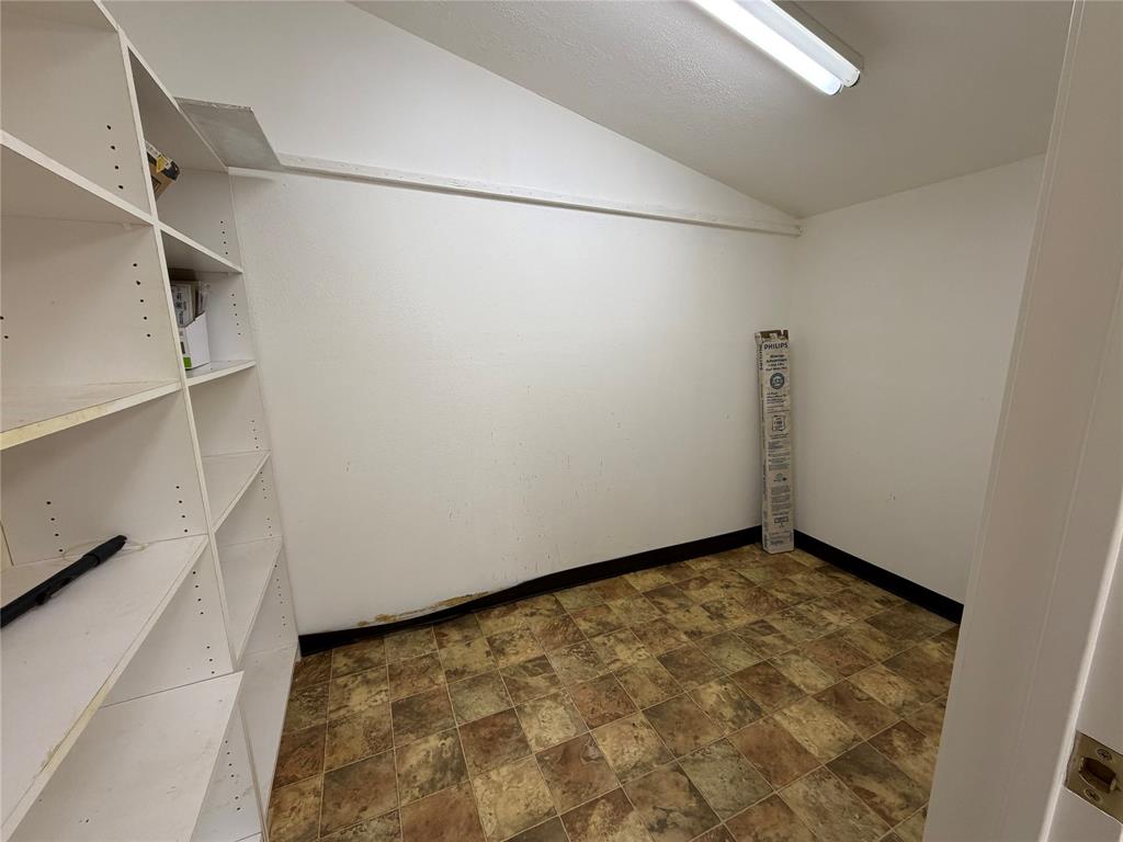804 Preston Road, Red Oak, TX 75154