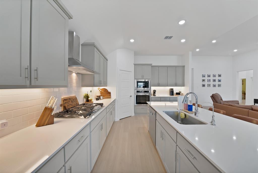 Another view of the kitchen.