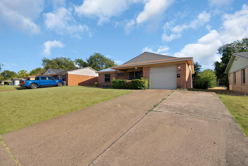 840 Clearwood Drive, Dallas, TX 75232 840 Clearwood Drive, Dallas, TX 75232