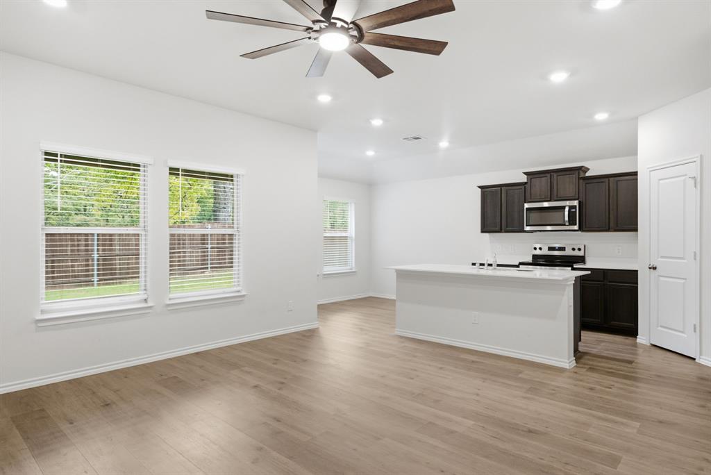 1006 River Oaks Lane, Chandler, TX 75758