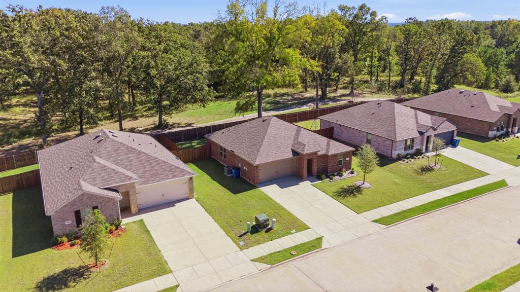 1006 River Oaks Lane, Chandler, TX 75758